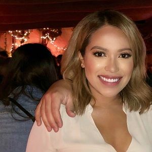 Meet your Posher, Ana